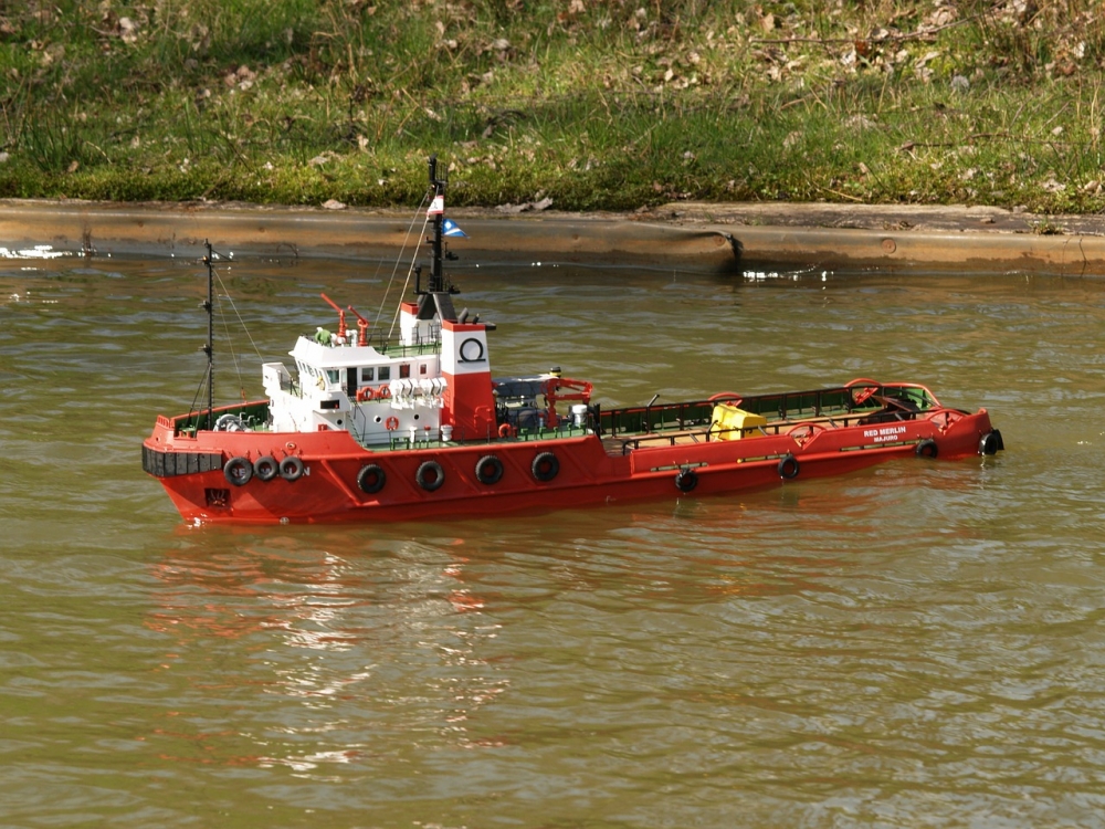 RC-BOAT-PIC1.jpg